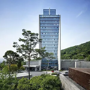Banyan Tree Club & Hotel